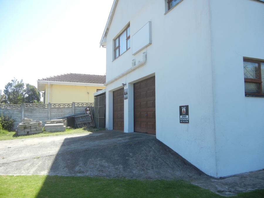 9 Bedroom Property for Sale in Sunnyridge Eastern Cape
